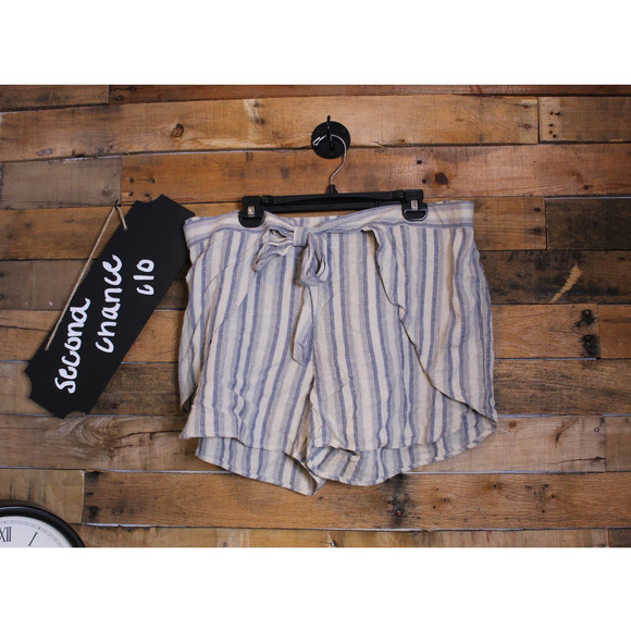 Patagonia Pants - Patagonia women's stripped garden island causal shorts size xl